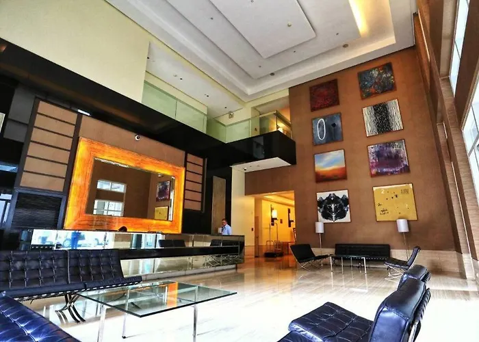 Apartment Bgc 2br Near Sm Aura With Free Parking & Wi-fi