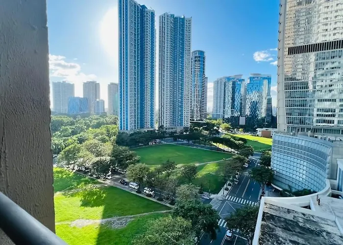 Bgc 2br Near Sm Aura With Free Parking & Wi-fi Apartment *