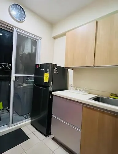 Bgc 2br Near Sm Aura With Free Parking & Wi-fi Apartment *