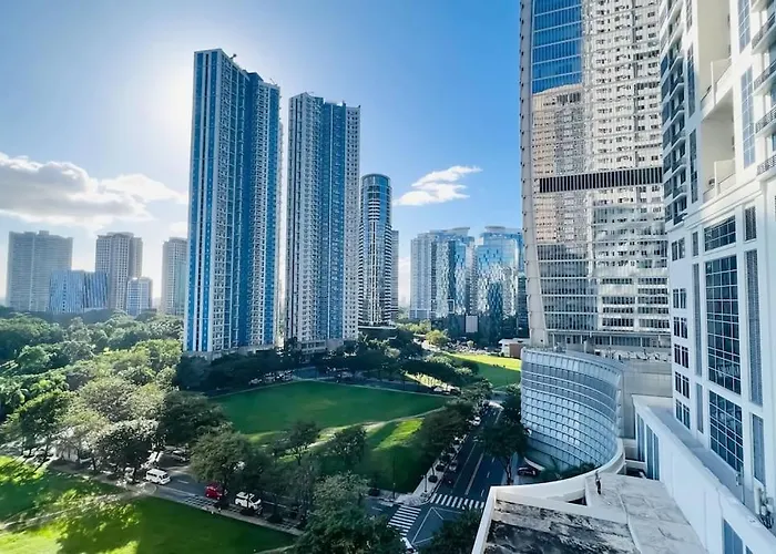 Bgc 2br Near Sm Aura With Free Parking & Wi-fi Manila